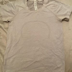 LuluLemon short sleeve swiftly tech 2.0